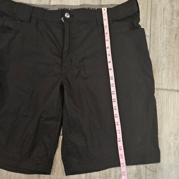 Duluth Trading Co Men’s Shorts Lot of 2 Size 42 Cargo Flat Front Gray Black - Picture 4 of 16